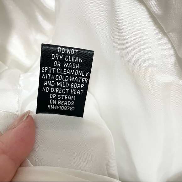 AIDAN MATTOX SILK IVORY BEADED KEYHOLE NECK EVENING GOWN SIZE 6 - Picture 11 of 13